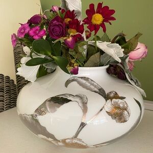 Elegant Caskata Vase